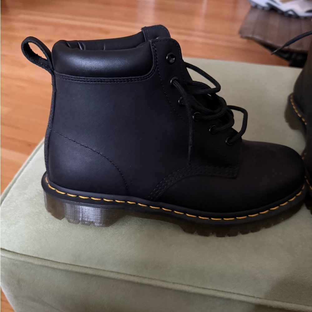Doc Martens USA size 10.Brand new with box.939 Ben boots. Black greasy leather. - Picture 6 of 8